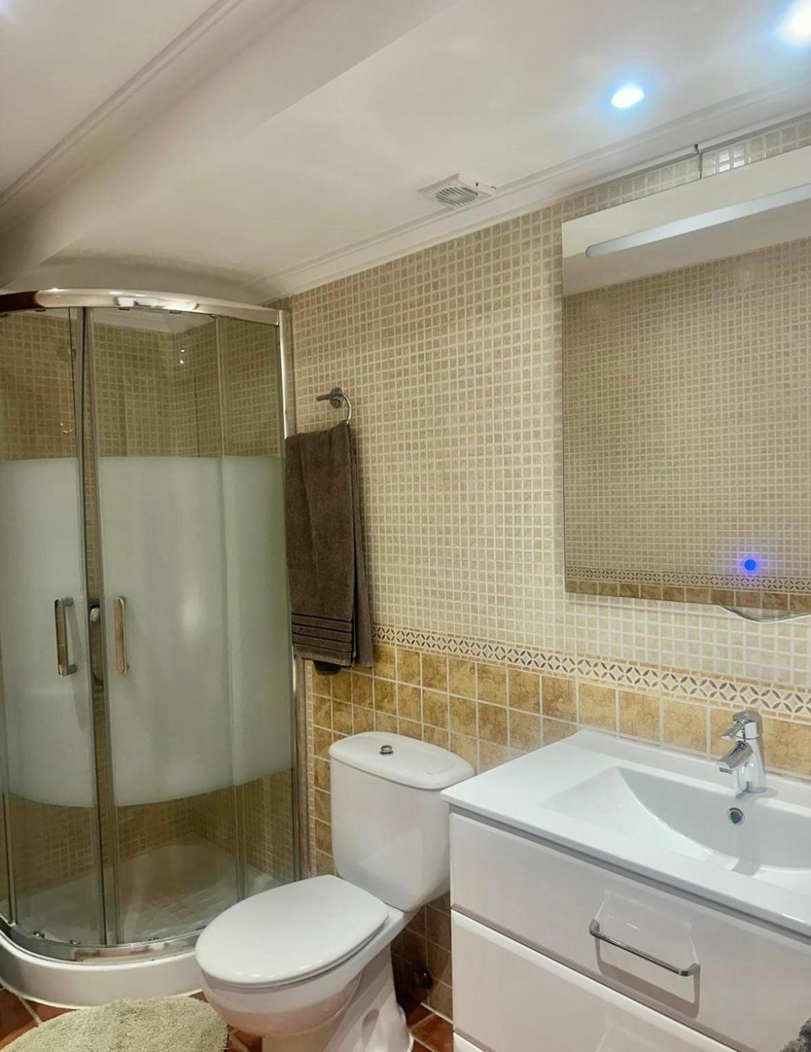 Beachfront Apartemen *